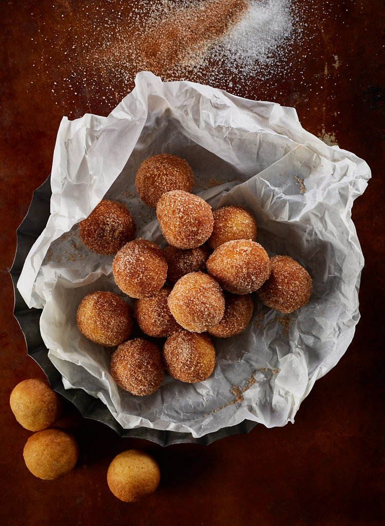Donut-Holes-With-Cinnamon-Sugar.jpg